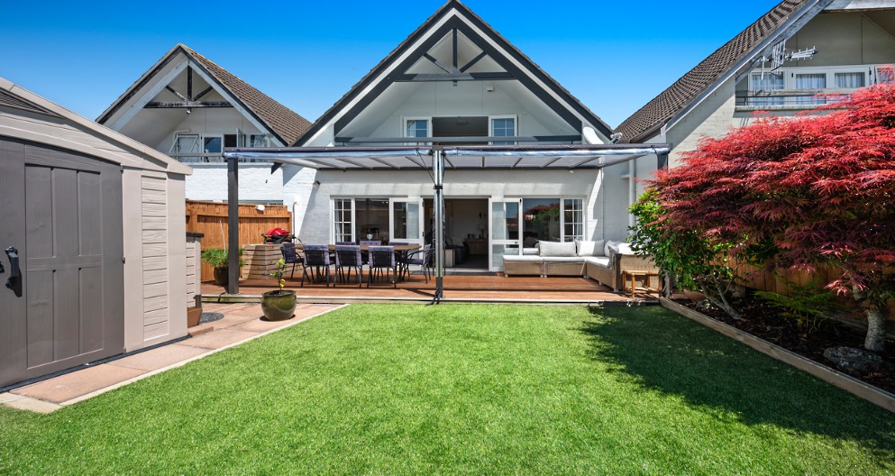 20 EARNSLAW CRESCENT FLAT BUSH CLARE NICHOLSON RAY WHITE HOWICK